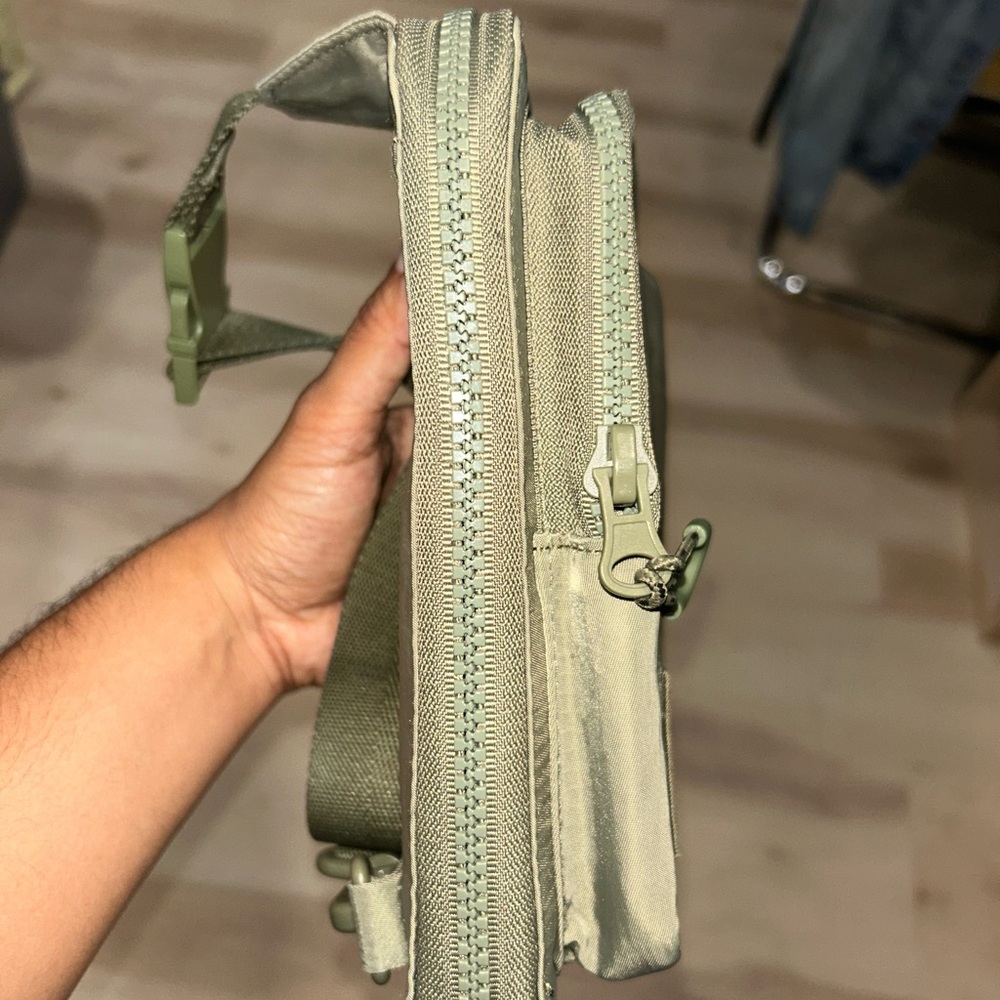 Beis Sport Sling Bag, Olive - Picture 4 of 6